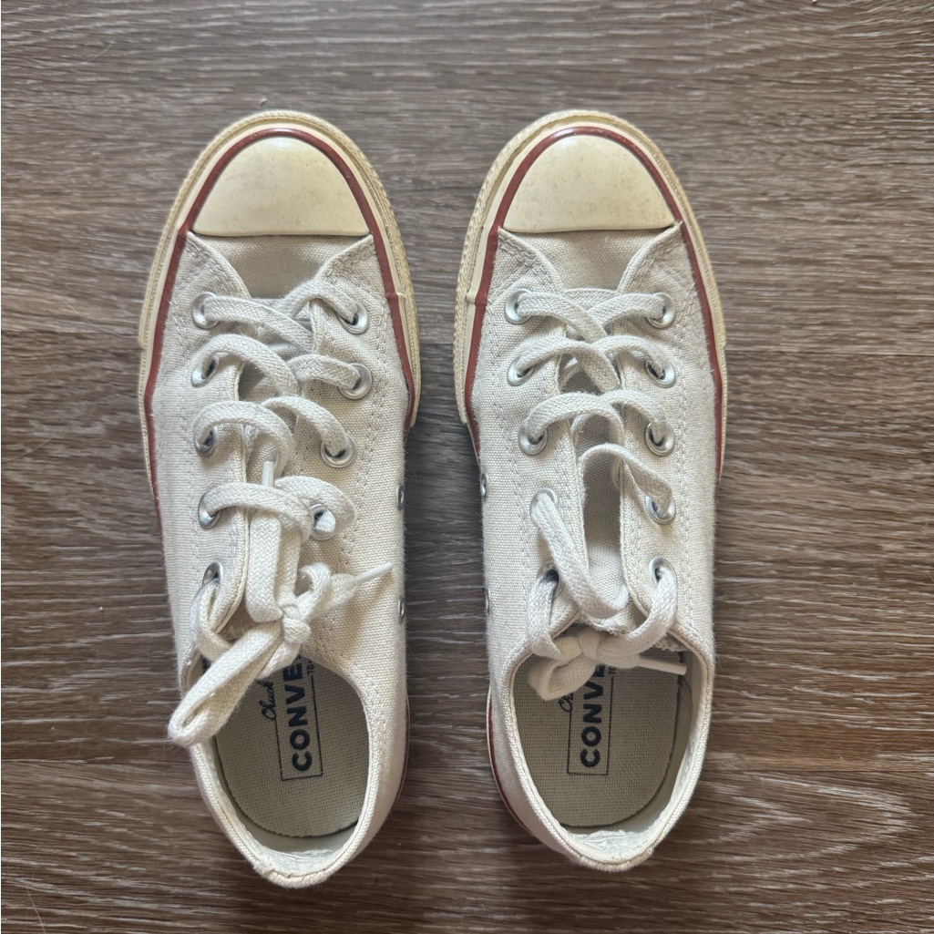 Converse Chunk 1970 Womens Low Top Canvas Sneakers In Cream